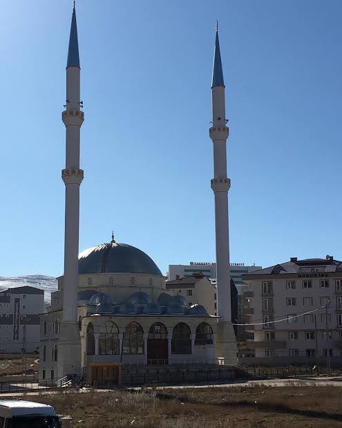 Ekrem ve Naile Seyhan Camii